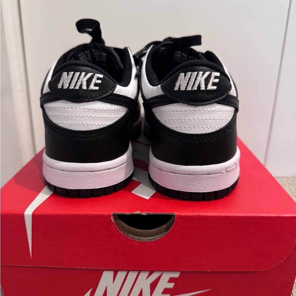 NWT Nike Dunk pandas - size 5Y (women 6.5) - Picture 7 of 9